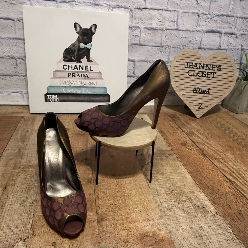Salvatore Ferragamo peep toe stiletto heels bronze / purple
 size 10 D